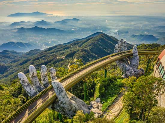 THE GOLDEN BRIDGE – BA NA HILLS